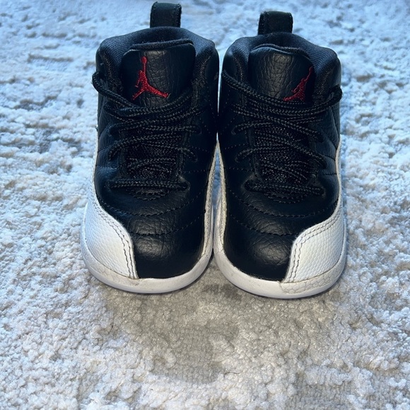 Air Jordan 12 Retro "Playoffs 2022" sneakers Size 4.5C Toddler - Picture 2 of 6